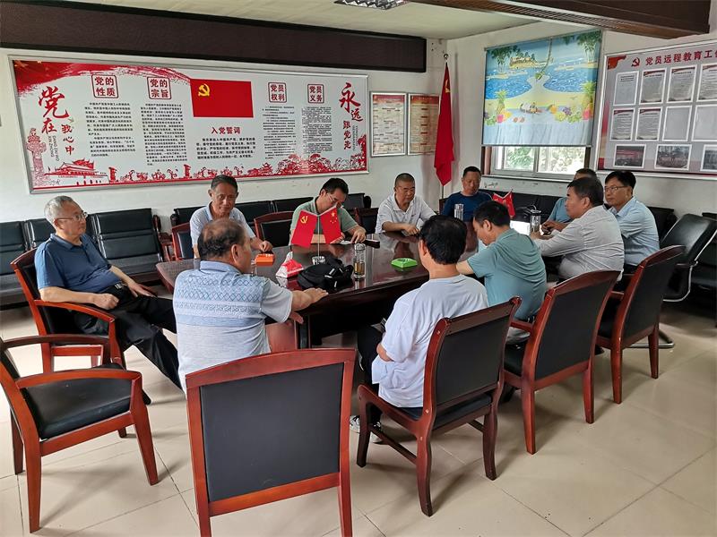 6、座谈会一角.jpg